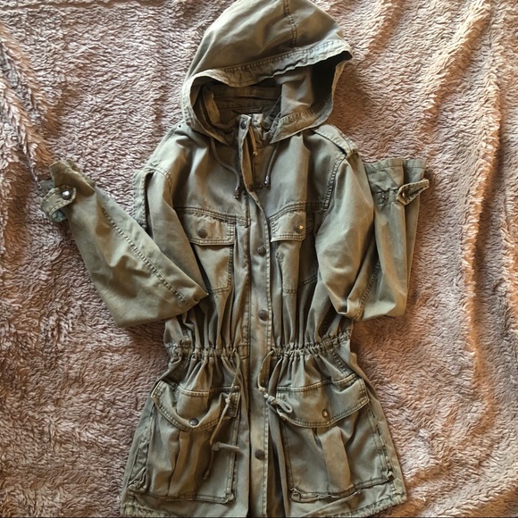 Aritzia Jackets & Blazers - Aritzia Talula trooper jacket